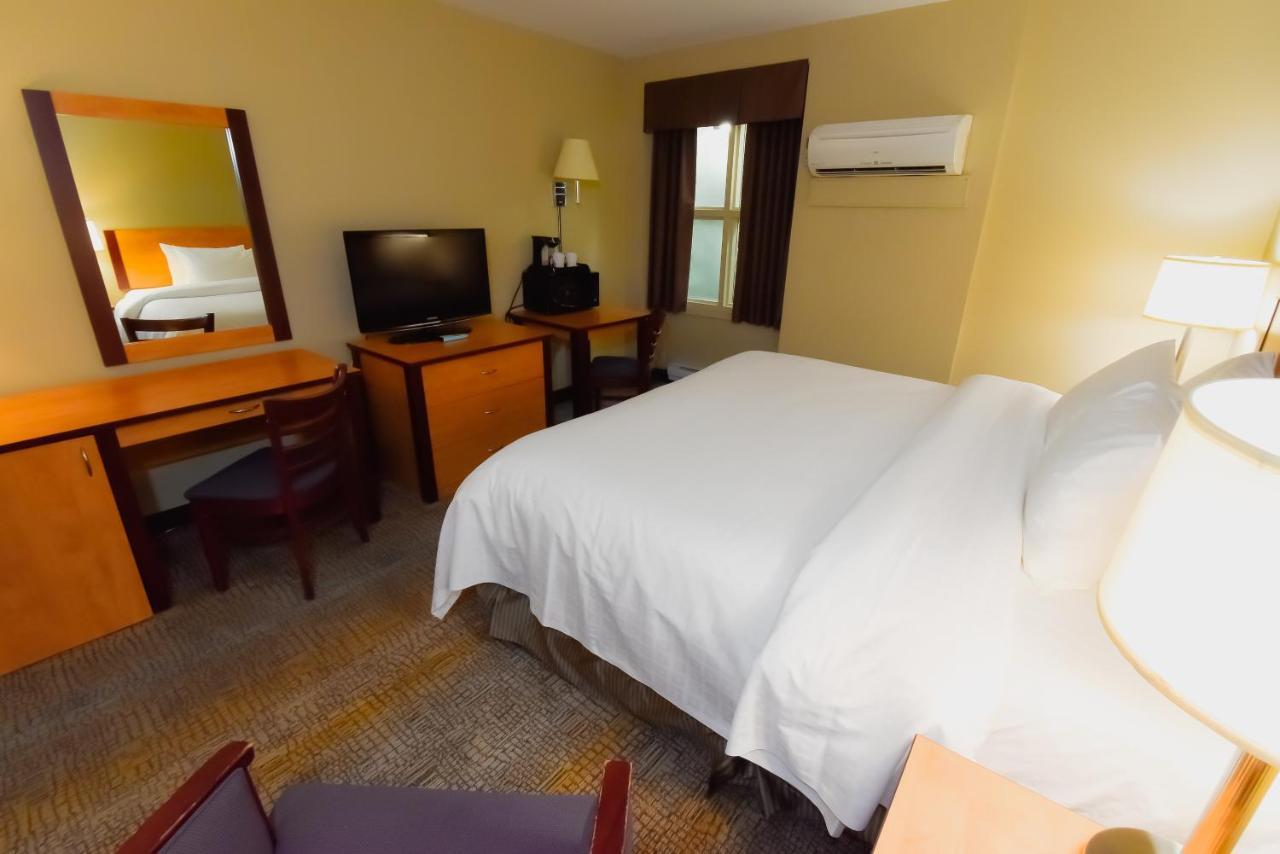 Canad Inns Destination Centre Windsor Park Winnipeg Bagian luar foto