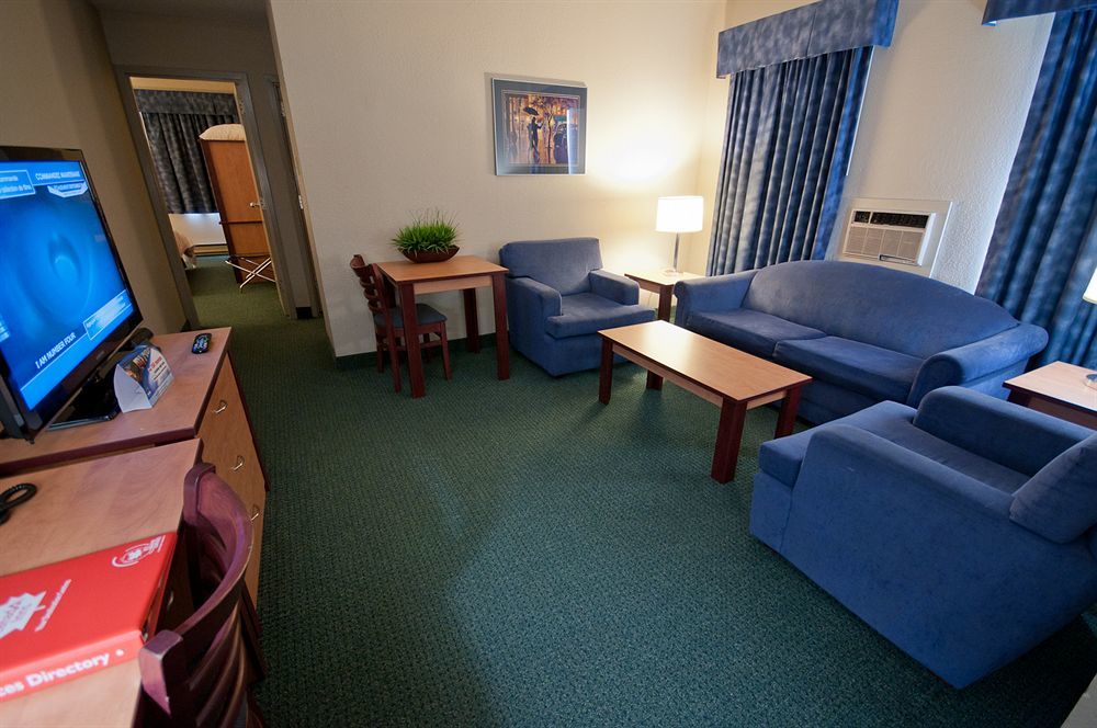 Canad Inns Destination Centre Windsor Park Winnipeg Bagian luar foto
