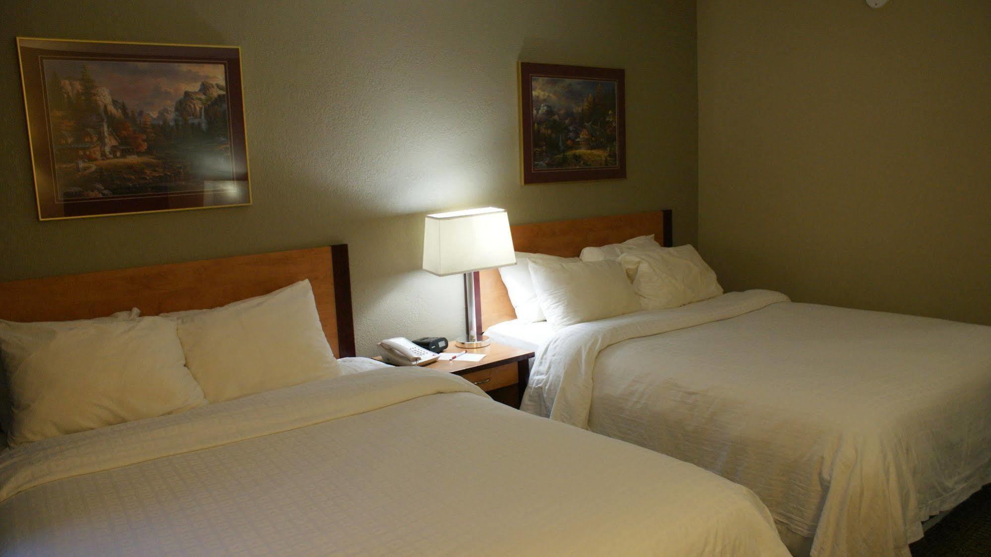 Canad Inns Destination Centre Windsor Park Winnipeg Bagian luar foto