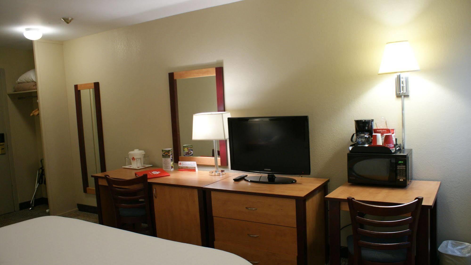 Canad Inns Destination Centre Windsor Park Winnipeg Bagian luar foto